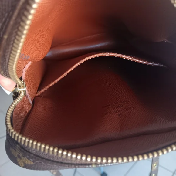 Louis Vuitton Monogram Danube Crossbody Bag - EXCELLENT - Year 2002 ✨ - Picture 15 of 16